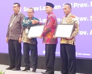 Satgas Jaminan Produk Halal Sumut Terima Penghargaan